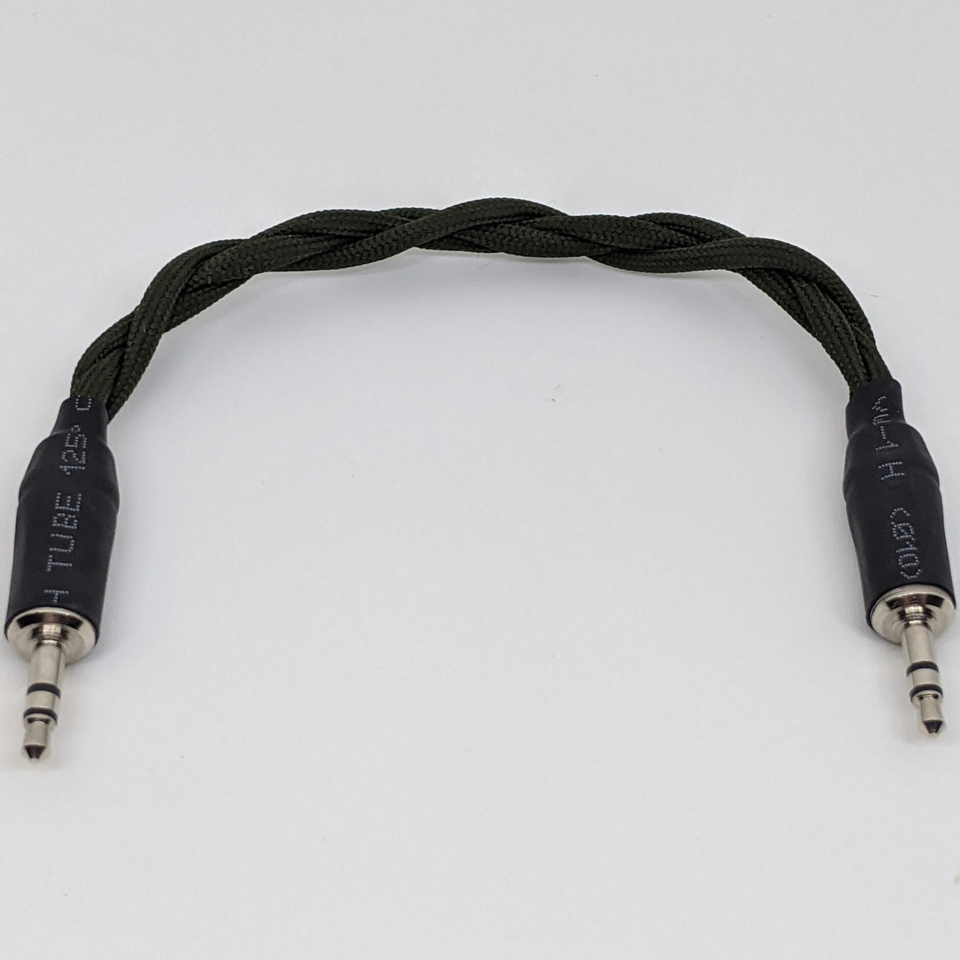 Buy Ear Audio 3.5mm Stereo Male to 3.5mm Stereo Male Interconnect at HiFiNage in India with warranty.