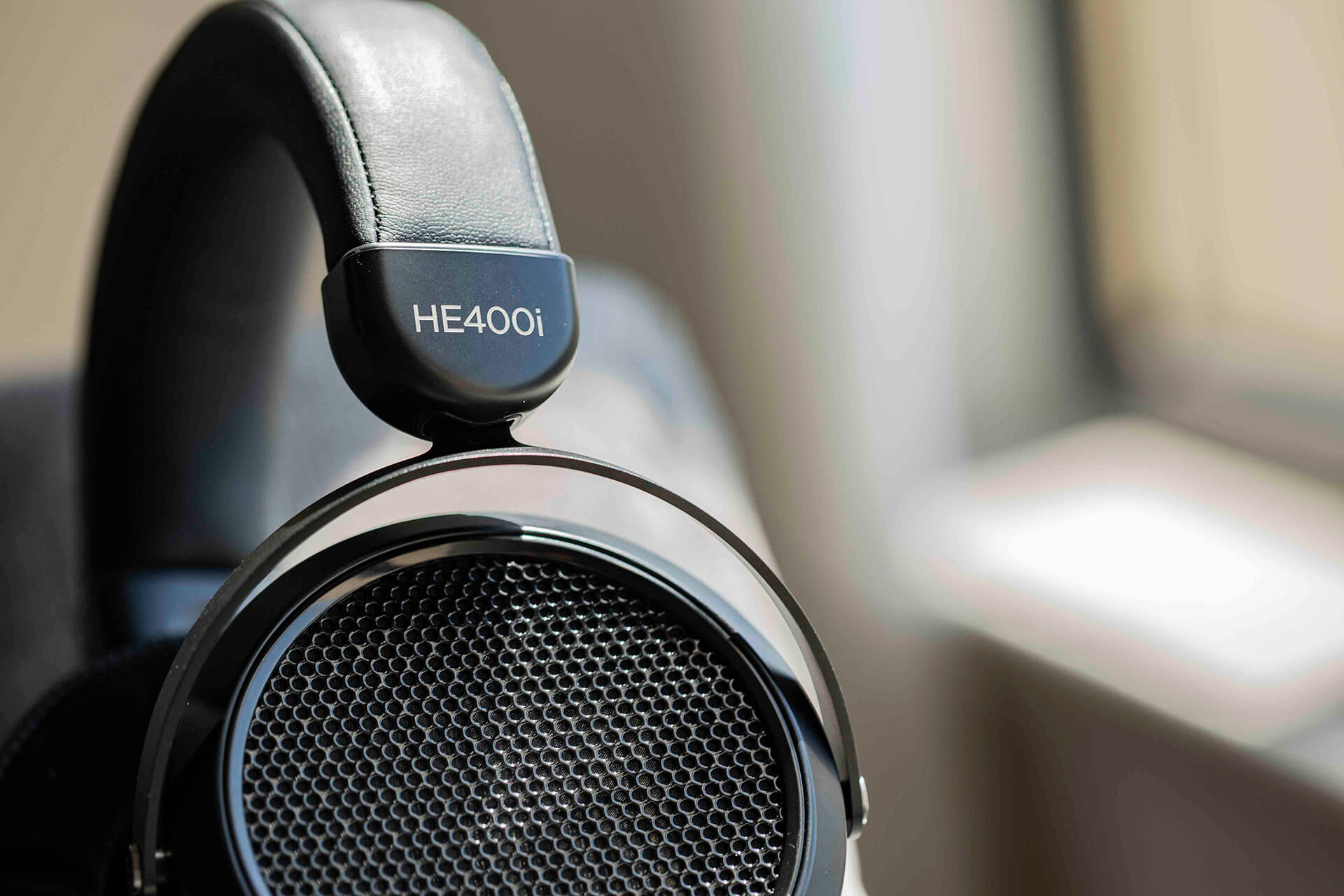 Buy HIFIMAN HE400i (2020 Version) Over Ear Headphones at HiFiNage in India with warranty.